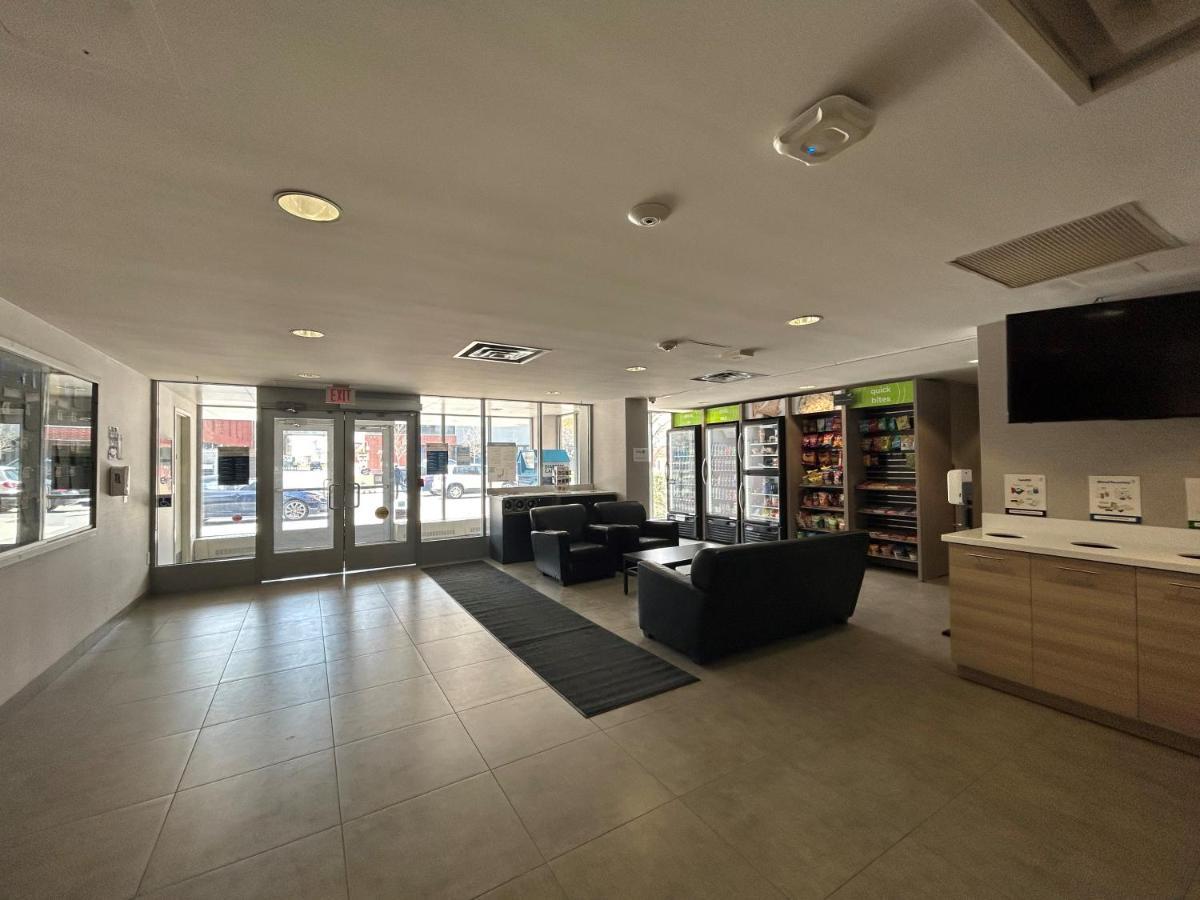 Residence & Conference Centre - Brampton Exterior photo