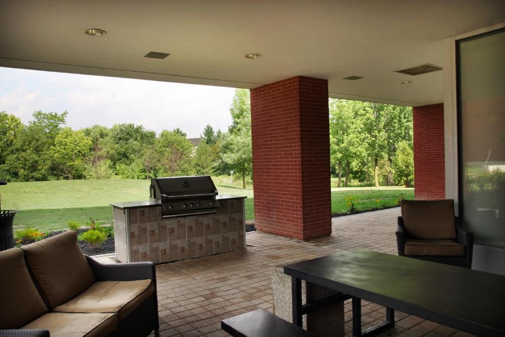 Residence & Conference Centre - Brampton Exterior photo