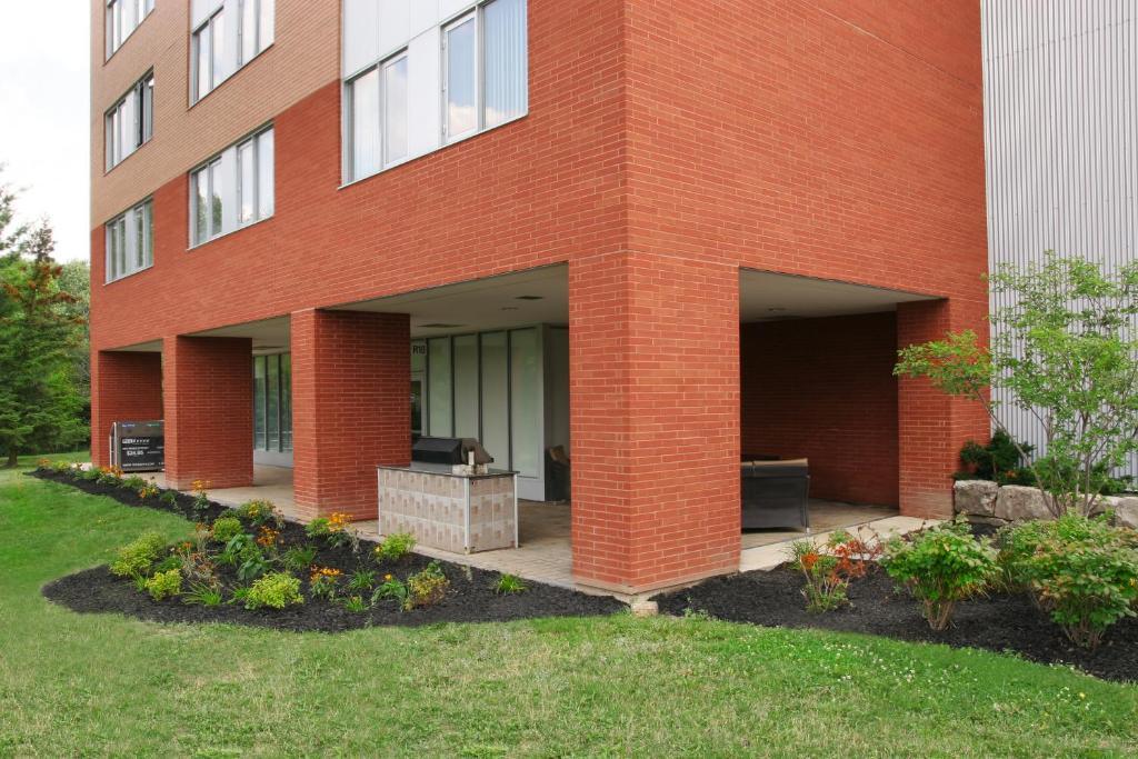 Residence & Conference Centre - Brampton Exterior photo